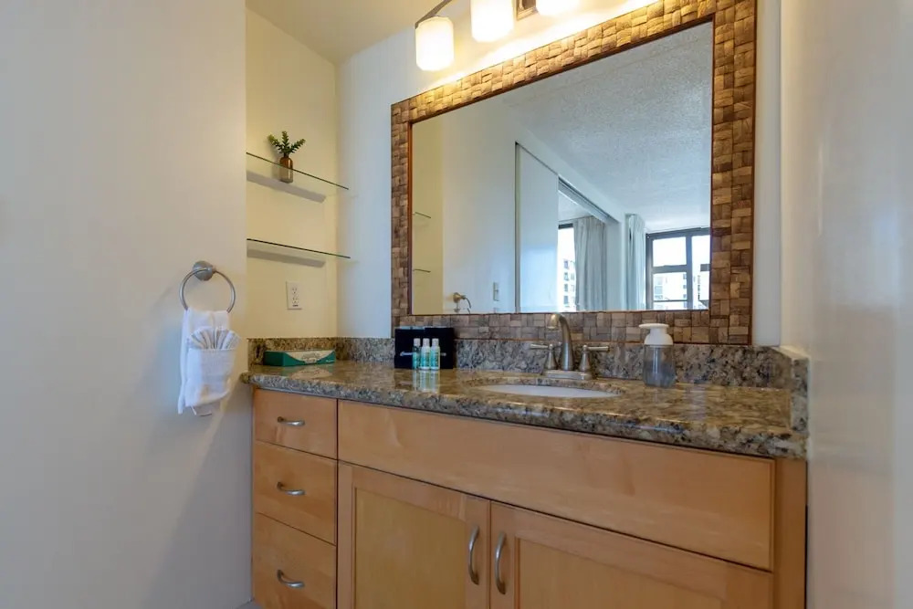 Beautifully Renovated 32nd Floor Deluxe Ocean View Waikiki Condo
