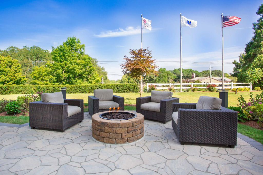 Best Western Plus North Shore Hotel