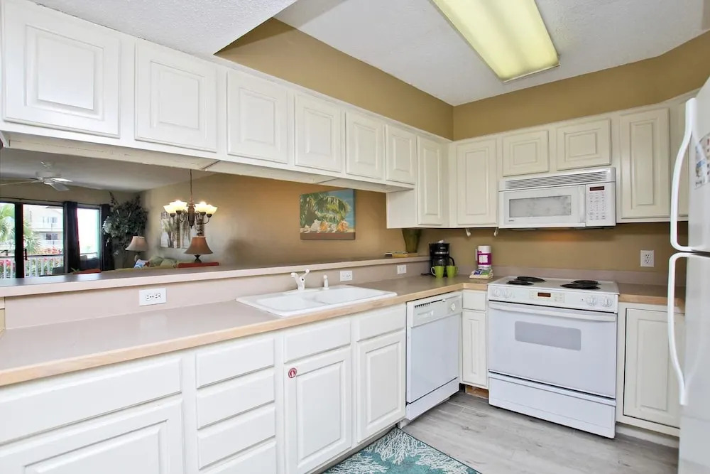Pleasure Isle Villas 30B by Youngs Suncoast