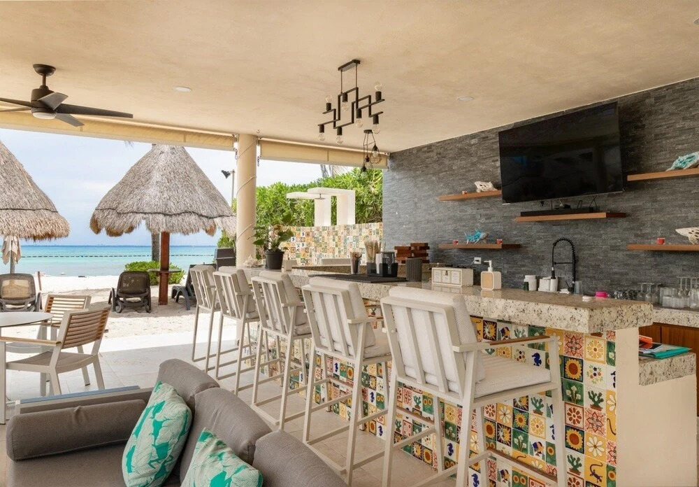 Elements Penthouse 21 3 Bedroom Condo by RedAwning
