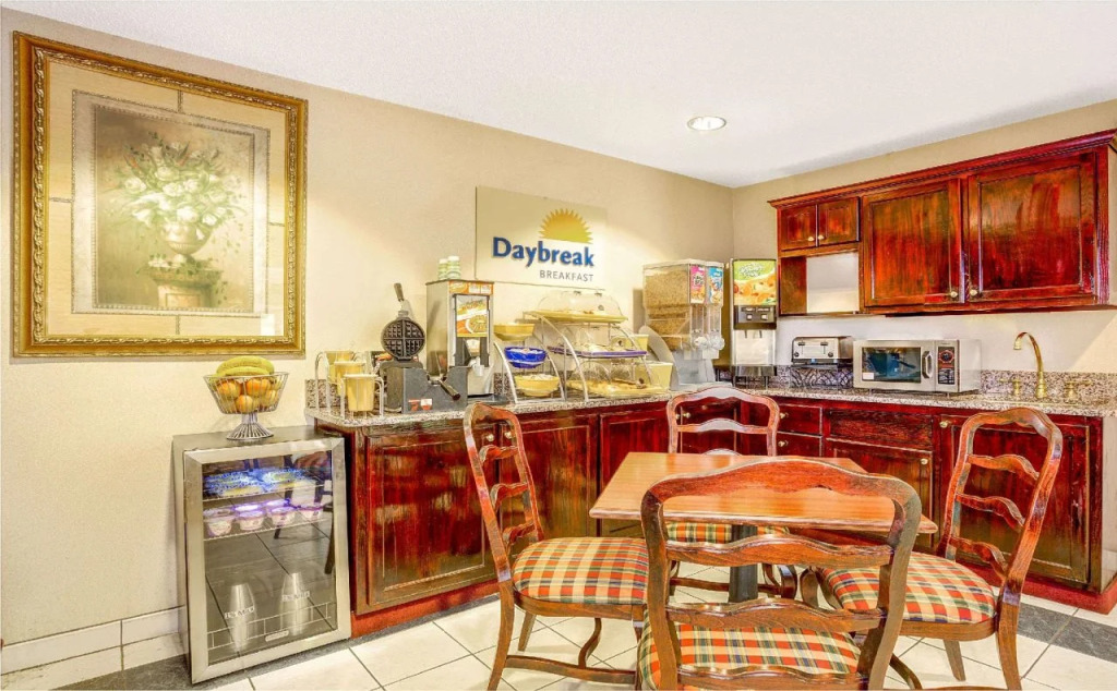 All-Movie Hotel