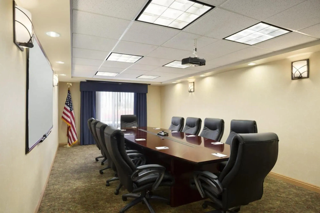 Holiday Inn & Suites - Barstow by IHG