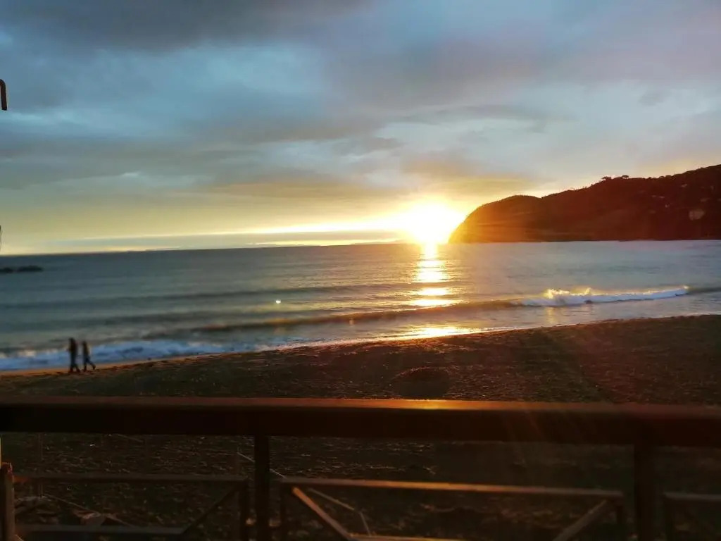 CASA LORENZO SULLE COLLINE DI LEVANTO e VICINO ALLE CINQUETERRE LT-0620