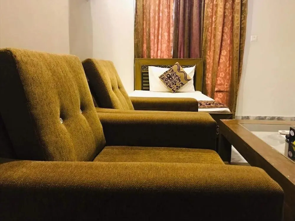 New Visit Inn Hotel