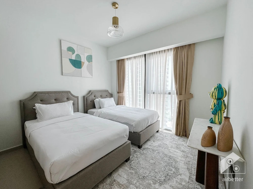 Luxurious 2B with Breathtaking Views Downtown
