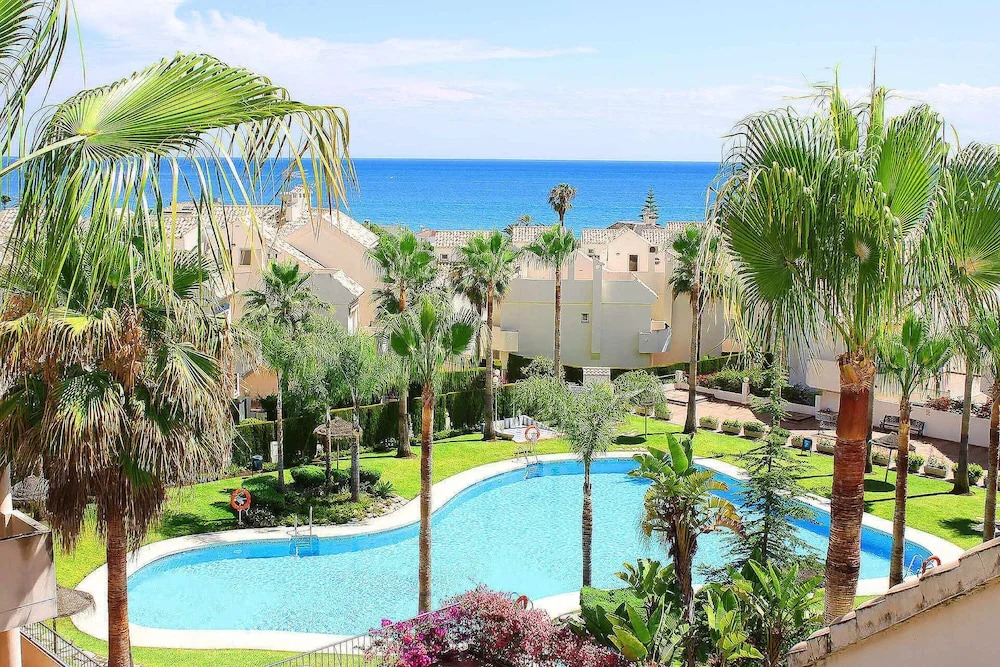 1107 Beachfront Complex Relax House Large Pool Area