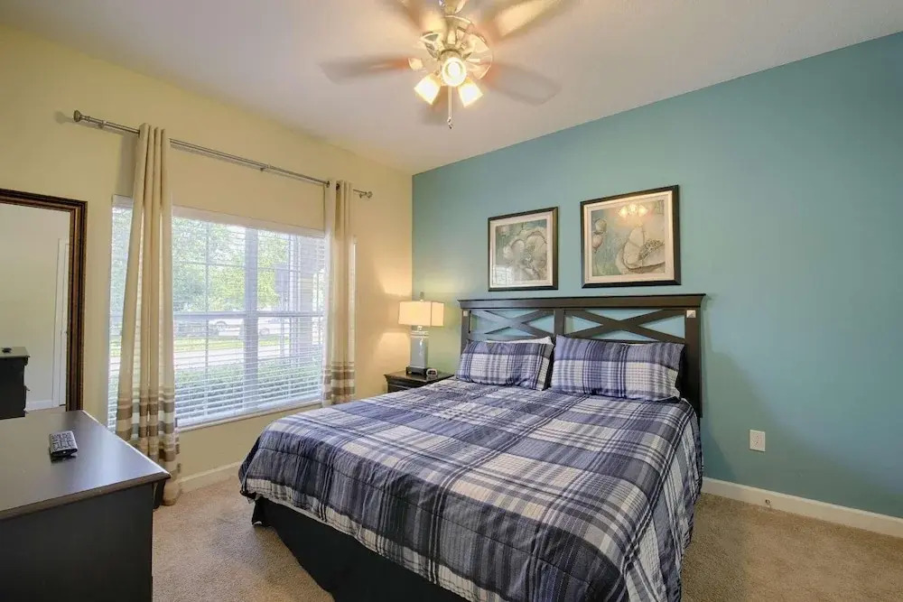 3085 Paradise Palms