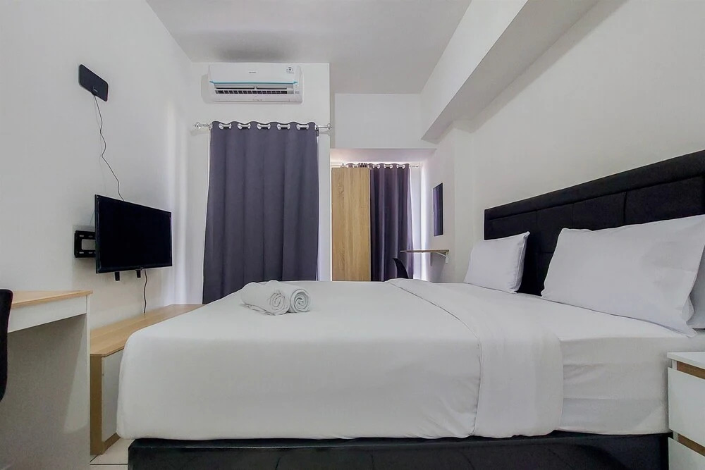 Homey And Elegant Studio Apartment M-Town Residence