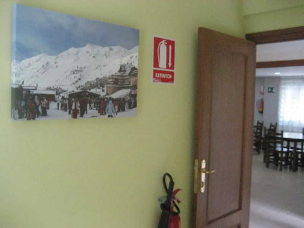 Albergue Turístico Rio Aragon