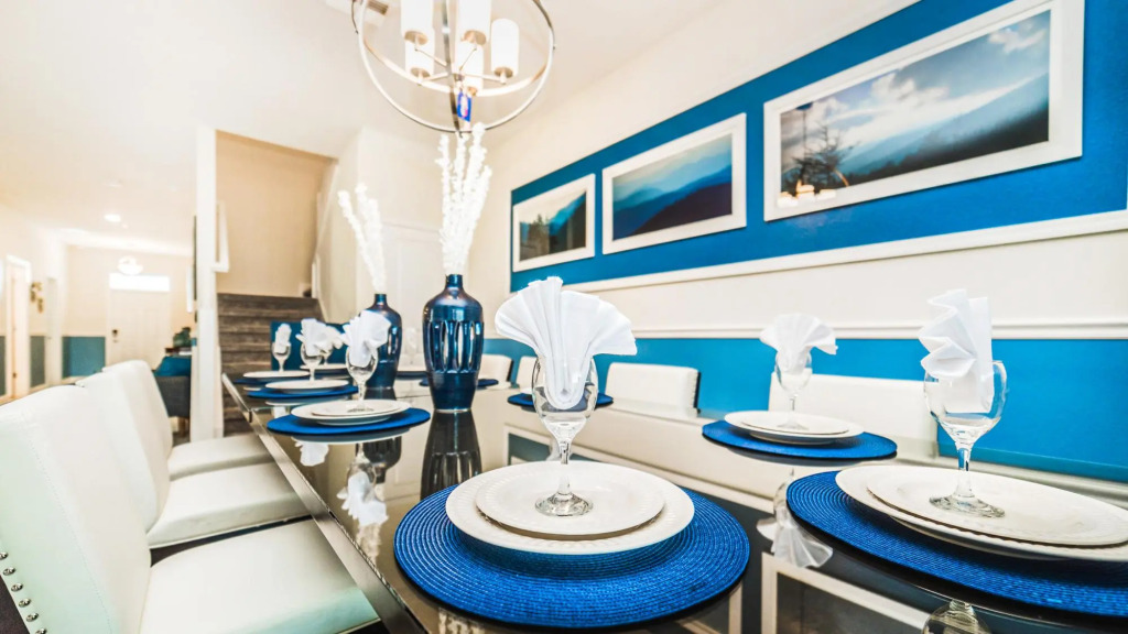 Stunning 8BR Theater Pool w Greenview