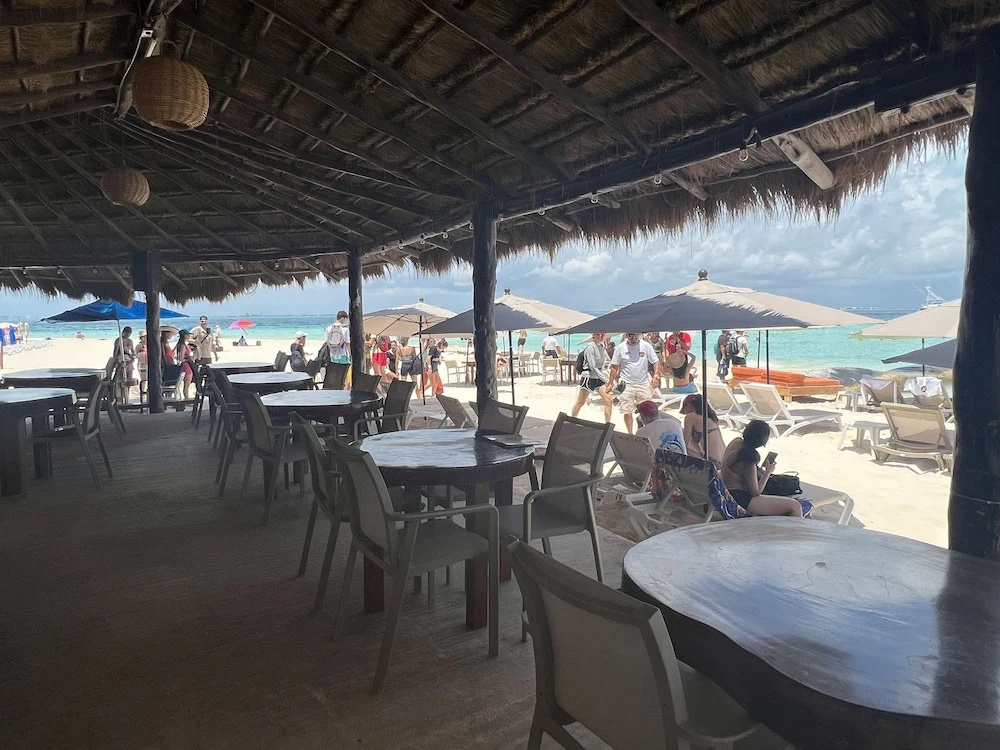 Cuxos Hotel Beachfront