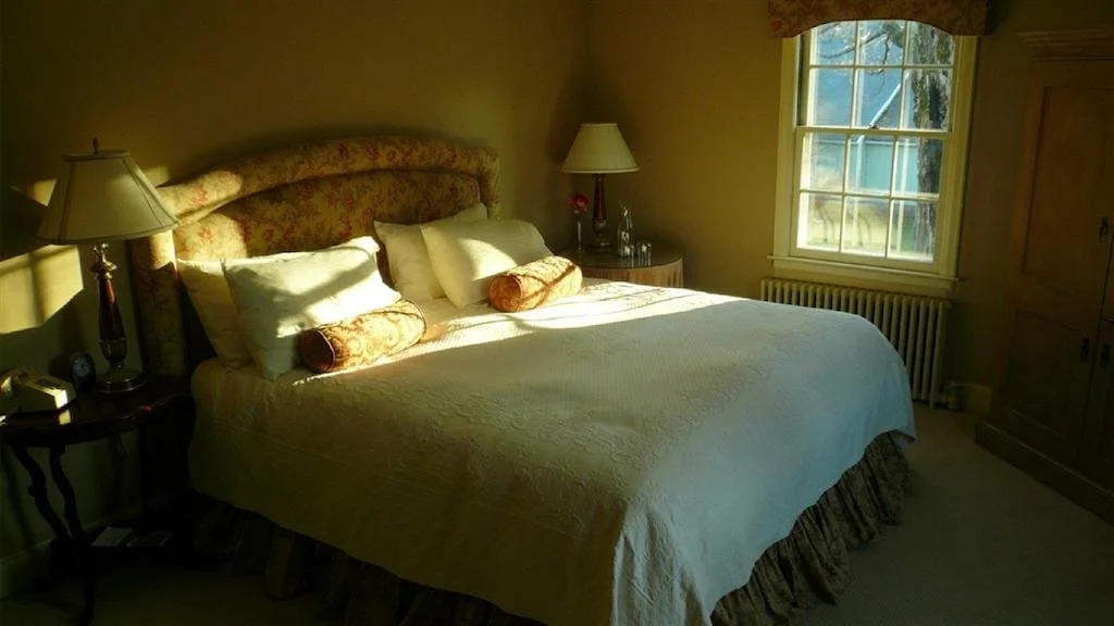 The Kent Collection - The Firefly Inn