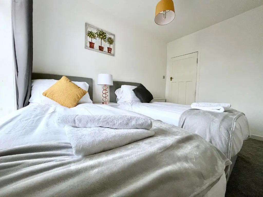 Kingsbridge Apartment