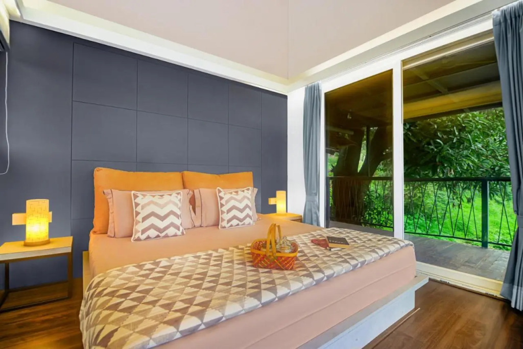 SaffronStays Verandah by the Valley, Panchgani - luxury villa and treehouse with beautiful valley and lake views