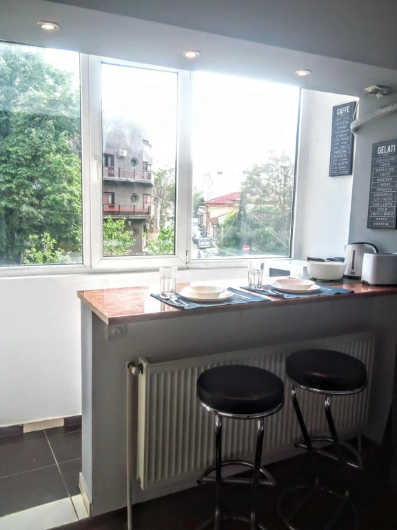 Central Bright Modern Studio