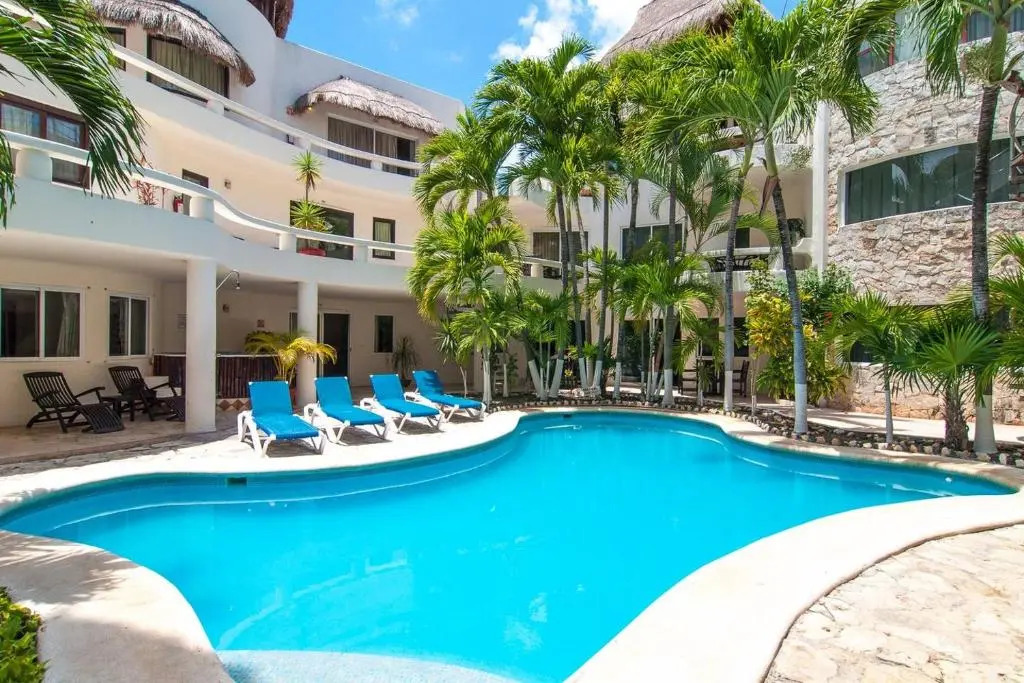 3 Bedroom Suite in DT Playa del Carmen with Pool!