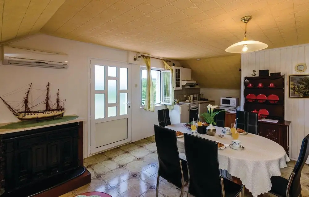 Stunning Home in Gruda With Wifi and 3 Bedrooms