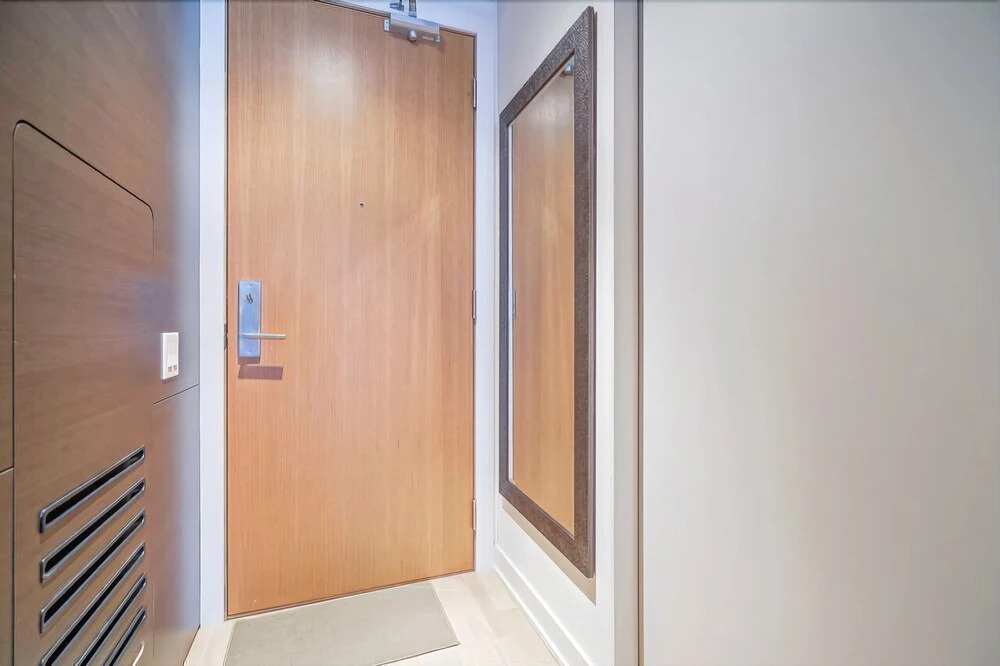 Spectular 1BR Condo in Hot King West