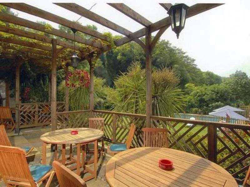Eversley Hotel