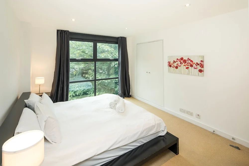 Broadband 2BD City Flat Farringdon Expedia