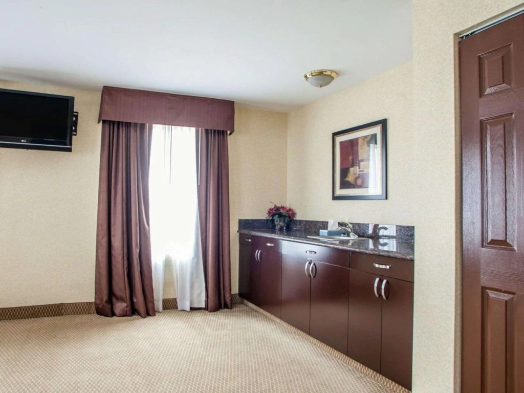 Quality Inn Aurora - Naperville Area