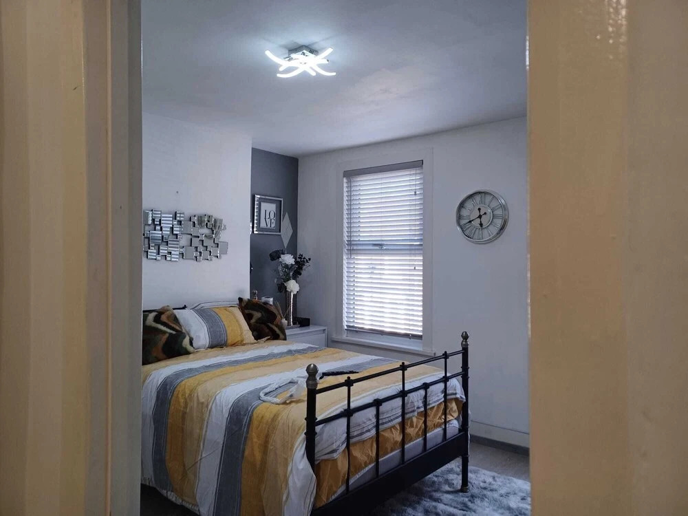 Dream Home Estate - 3 Bedrooms 2 Bathrooms
