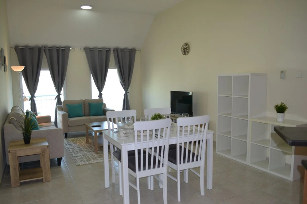PNE - Furnished spacious bright 1BR