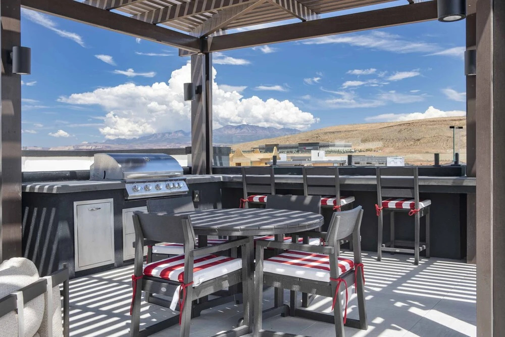 Here Comes The Sun 3 Bedroom Condo