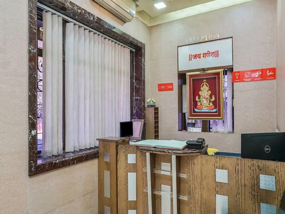 OYO 28109 Regent Hotel