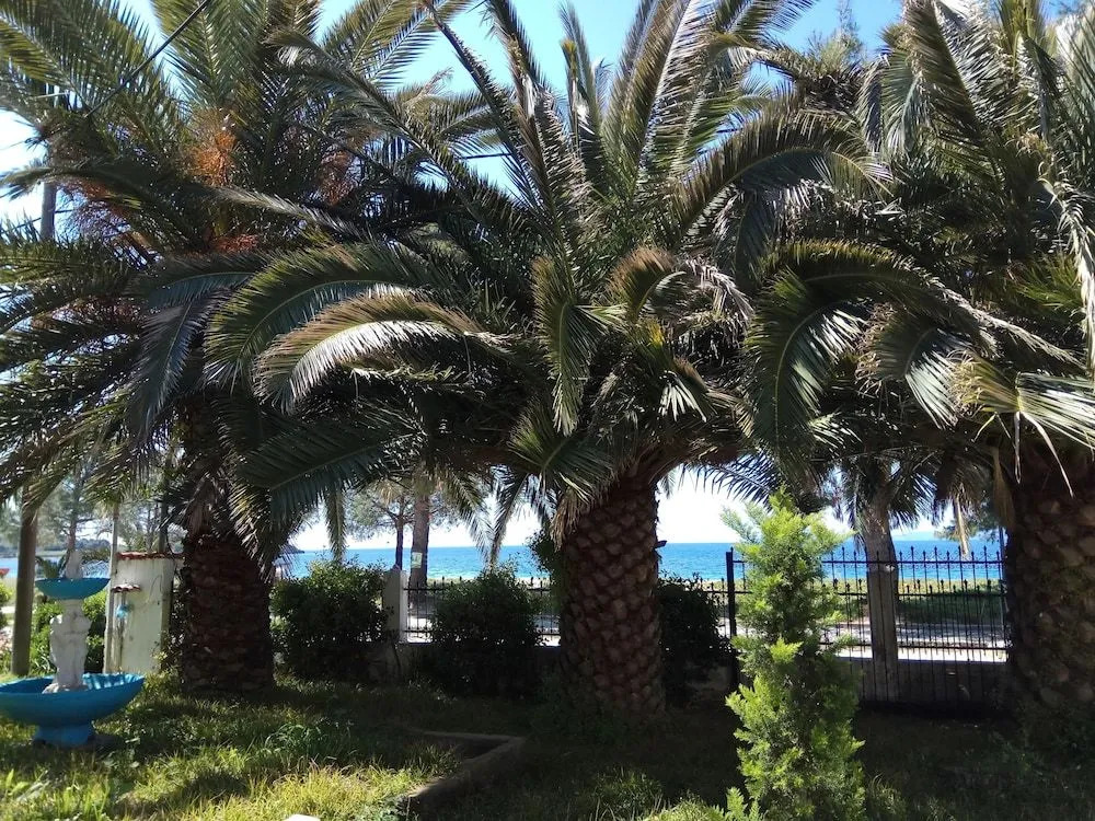 Toroni Apartments