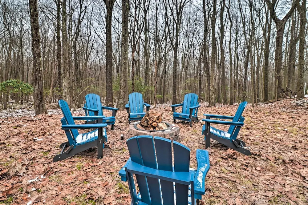 Hot Tub + Game Room: Peaceful Poconos Home!