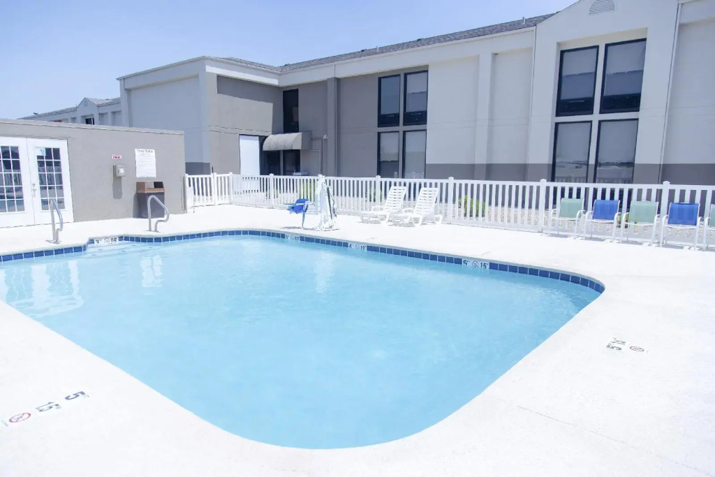 Holiday Inn Express Marshfield - Springfield Area by IHG