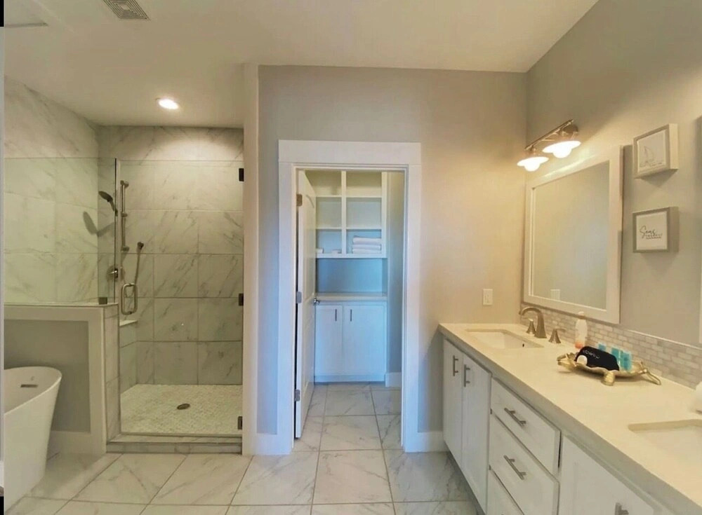 3201 S. 11th St - New Wave Rentals