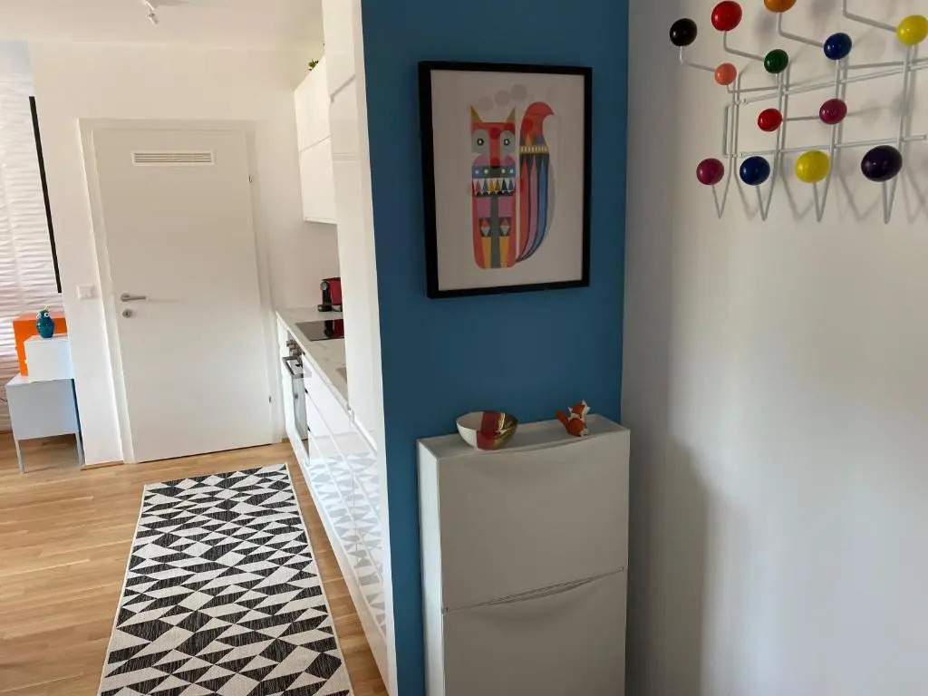 Brand New Cozy Apartment 10 min to city center