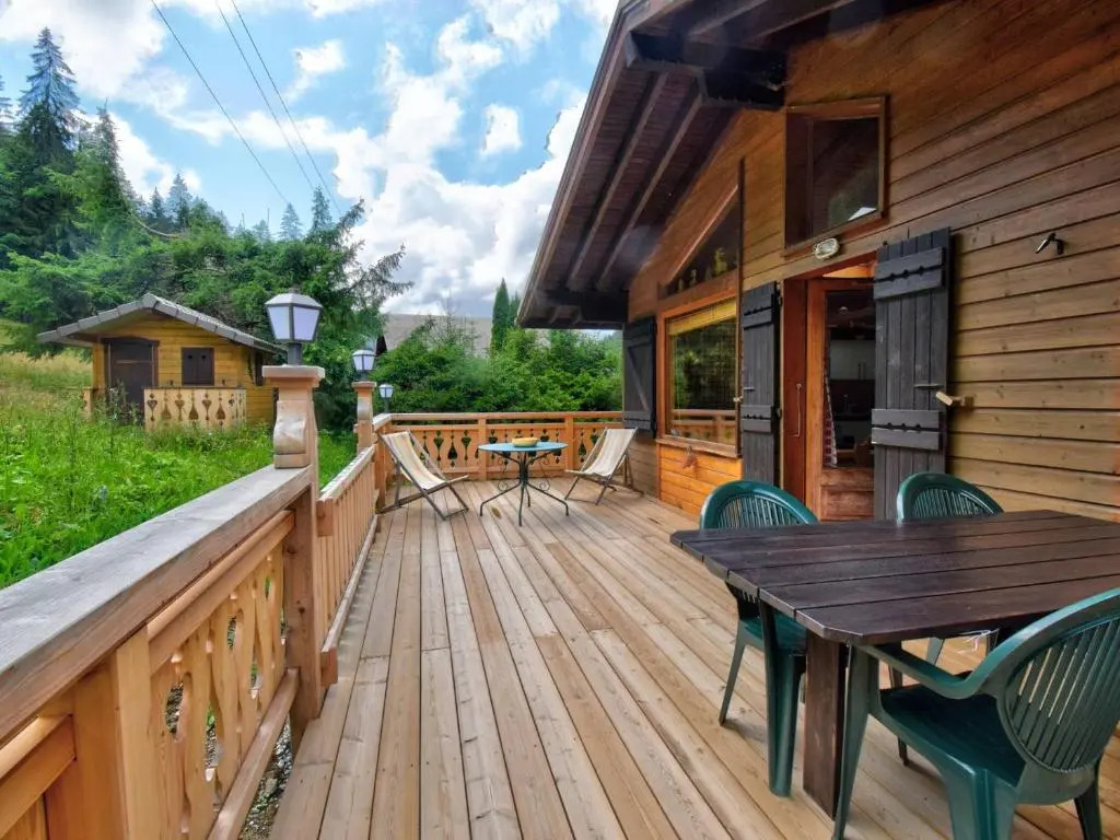 Chalet cosy avec navettes gratuites, emplacement parfait à Morzine - FR-1-524-17