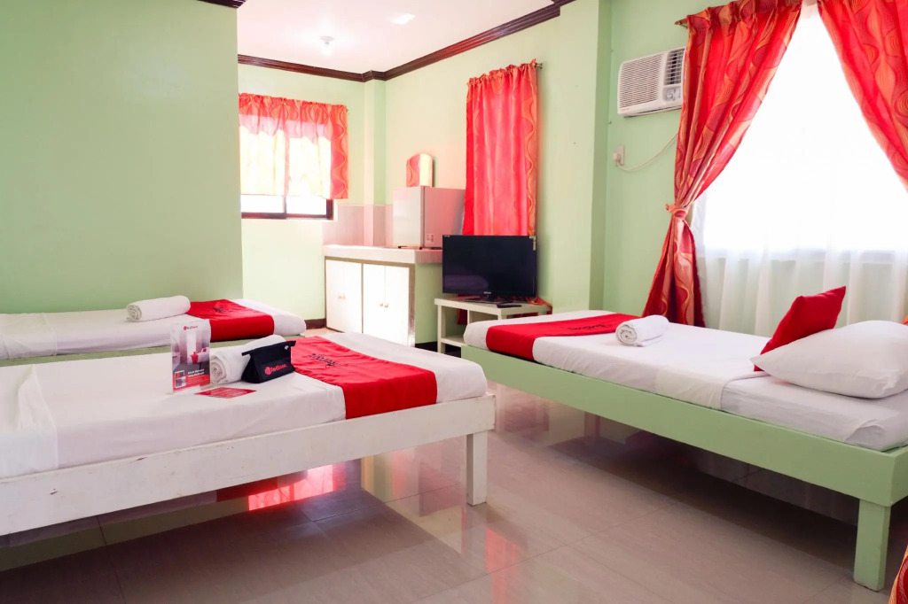 RedDoorz near Maribago Barangay Hall