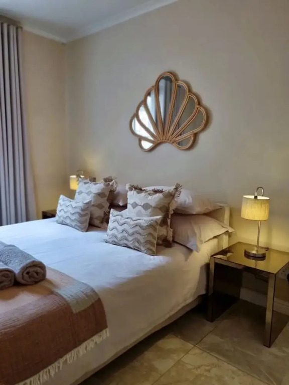 Luxurious Sea Point Apartment