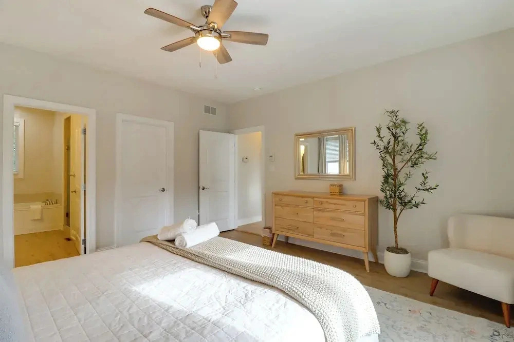 Walk to Big Boulder Mtn & Lake, Home w/ Hot Tub