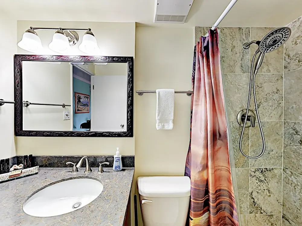Sunny 1br W/ Pool & Balcony - Walk 5 Minutes To Beach 1 Bedroom Condo
