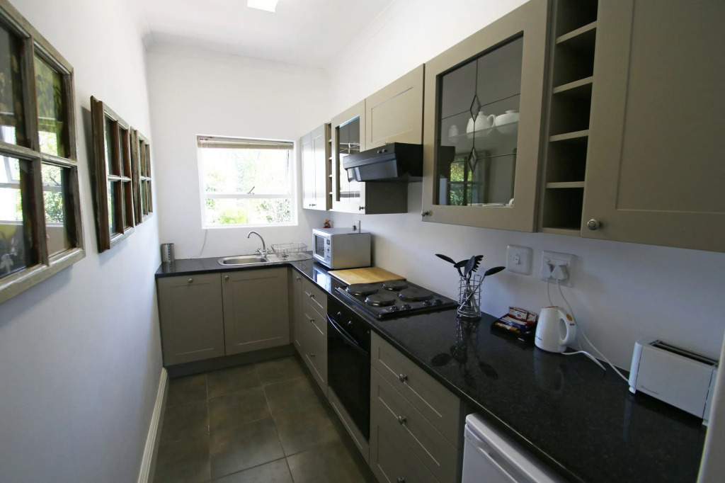 Paradiso Guesthouse & Self-catering Cottage
