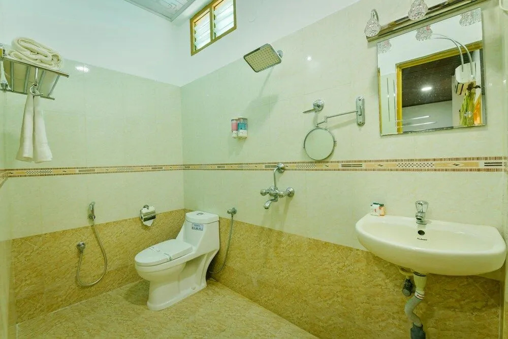 OYO 19587 Chembil Residency
