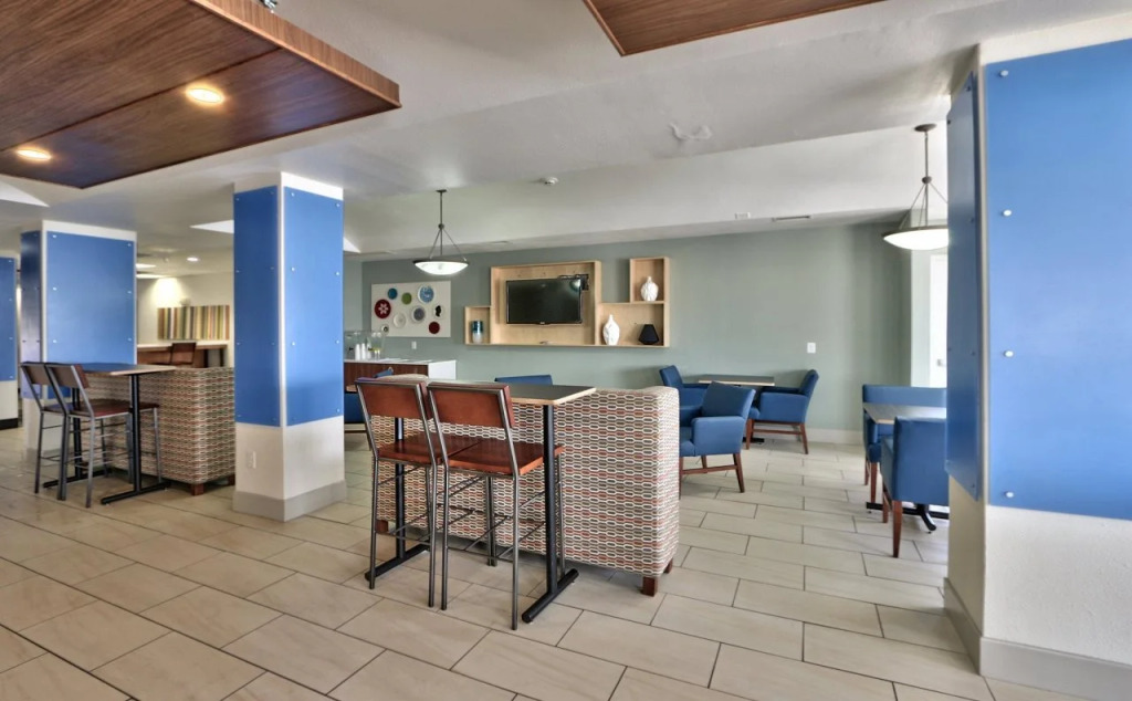 Holiday Inn Express & Suites Portales by IHG
