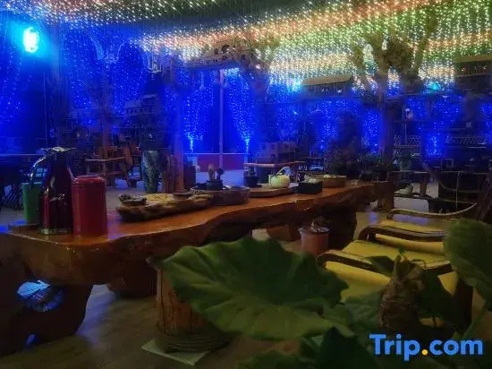 Tukes Ligong Be Courtyard Homestay Reception Center