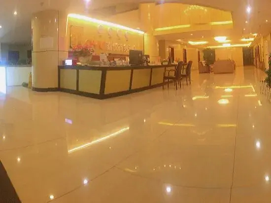 Guangzhou Jiayue Business Hotel (Huadu People's Hospital Huacheng Road Subway Station)