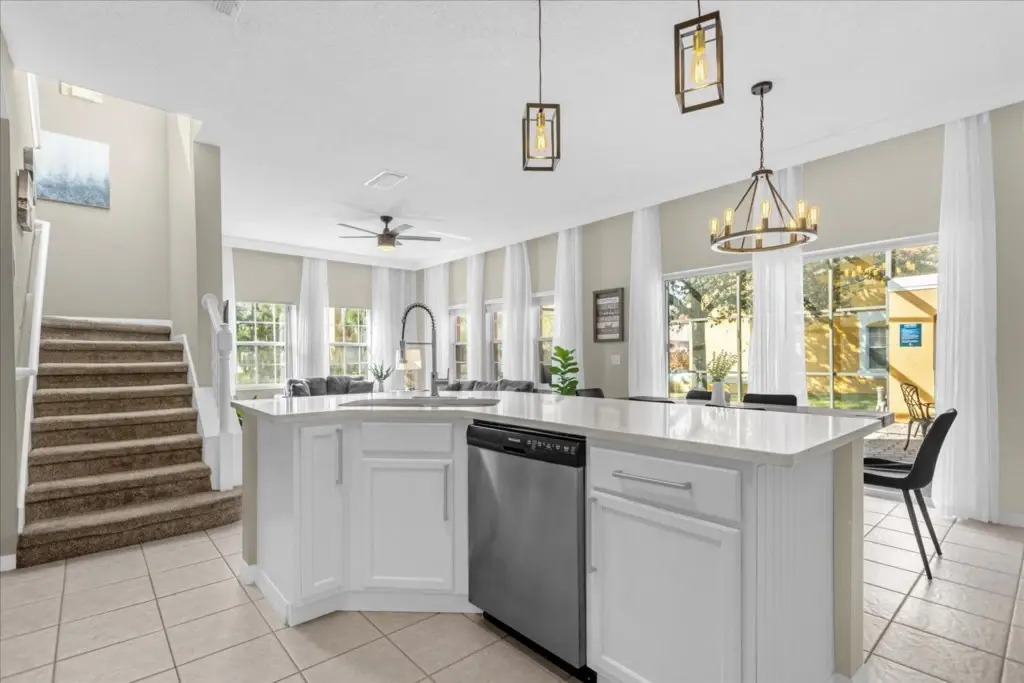 4 Bedrooms 3 Bathrooms Terra Verde 4725 Vb