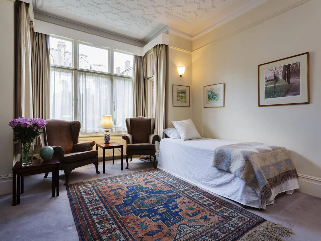 House Dyne Road - Kilburn