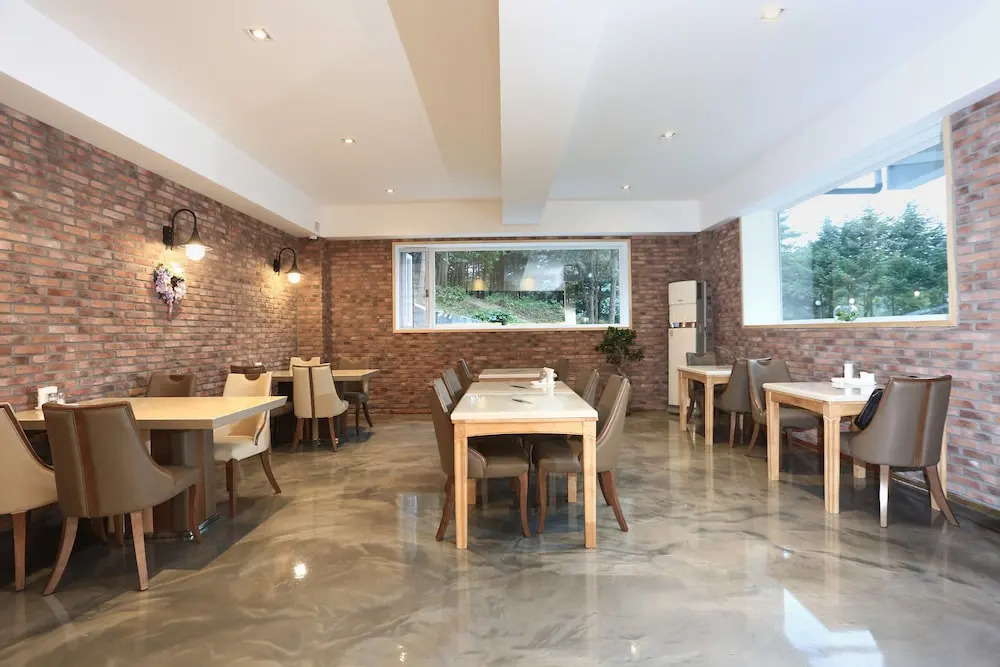 Hill House Hotel