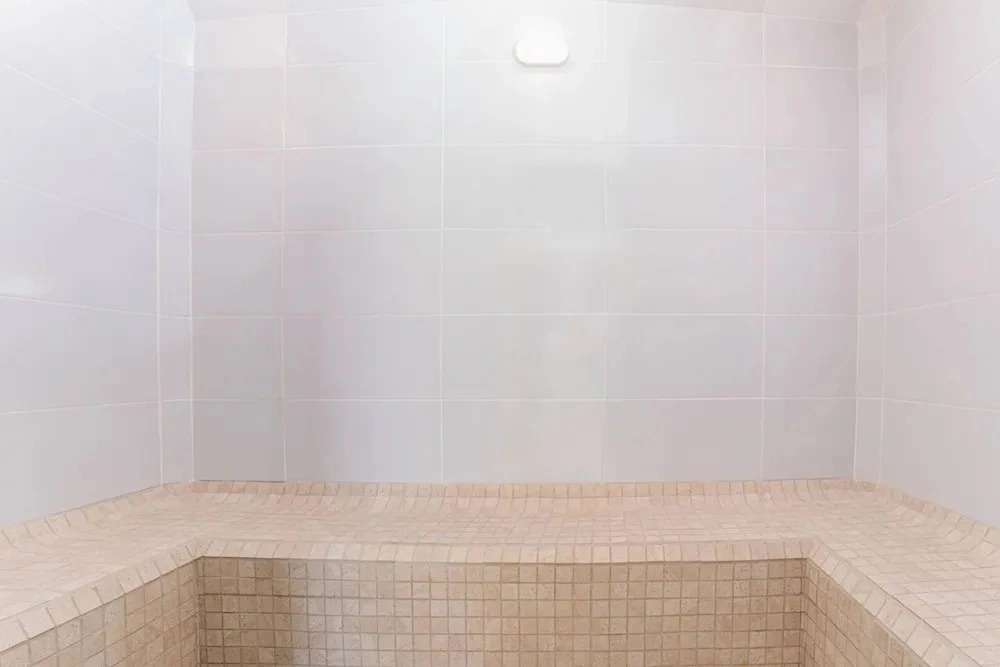 Metropolitan Living - 715b