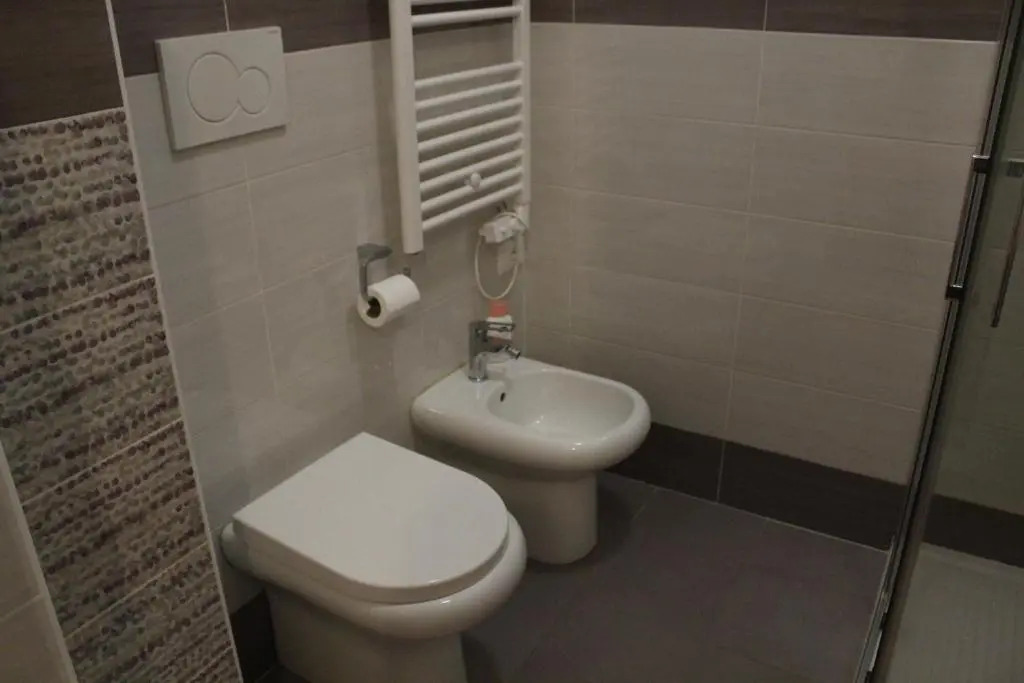 ROOMS 18A