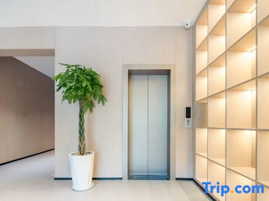 Yunyi Smart Sleep Hotel (Yunzhou Chunyu Auto City, Wucheng District)